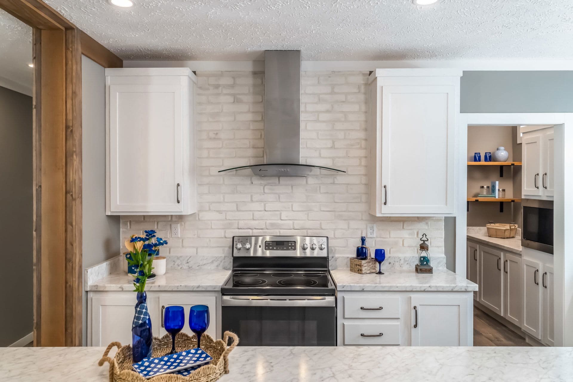 The willow oak kitchen home features