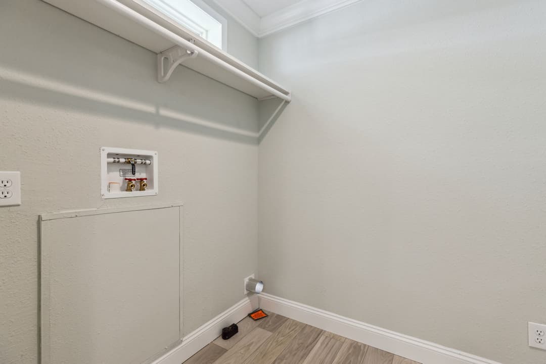 Waycross express 2852477 interior home features