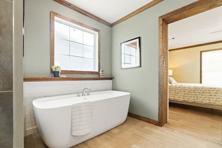 Goose 28643a bathroom home features