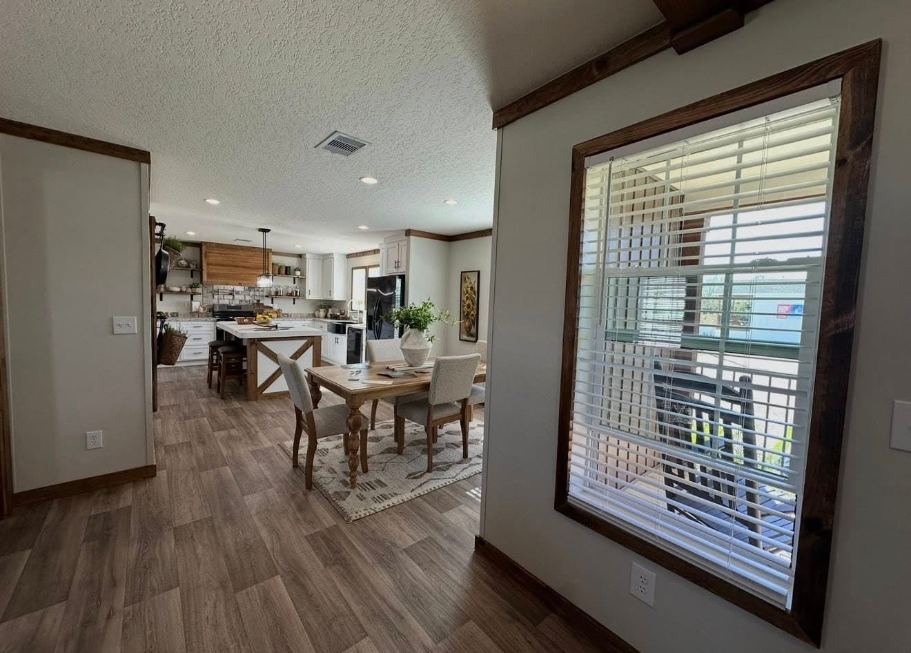 Coming soon-reece 32663a  home features