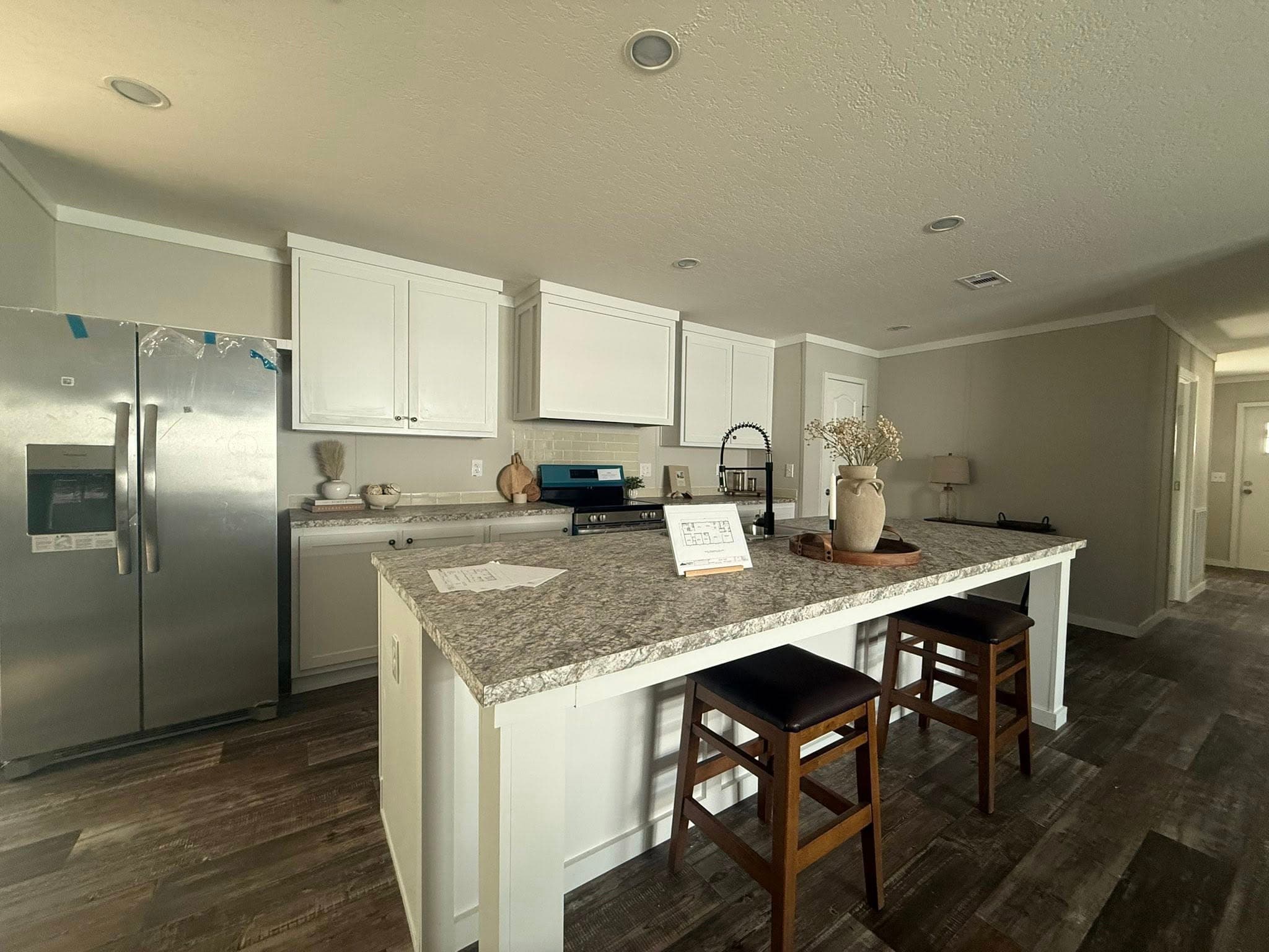 Iron ranch 28563a  home features