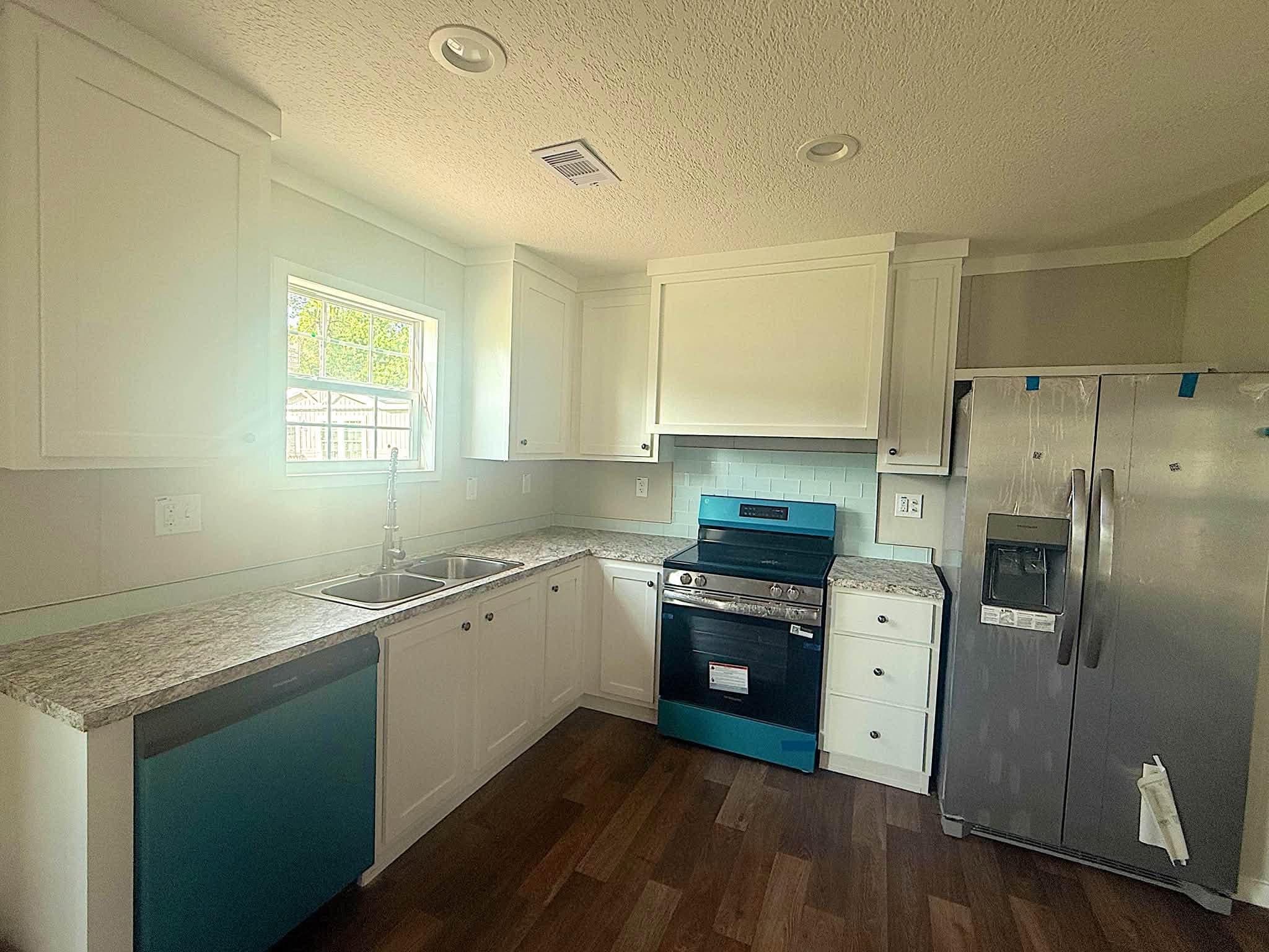 2027 charlie (on display)  home features