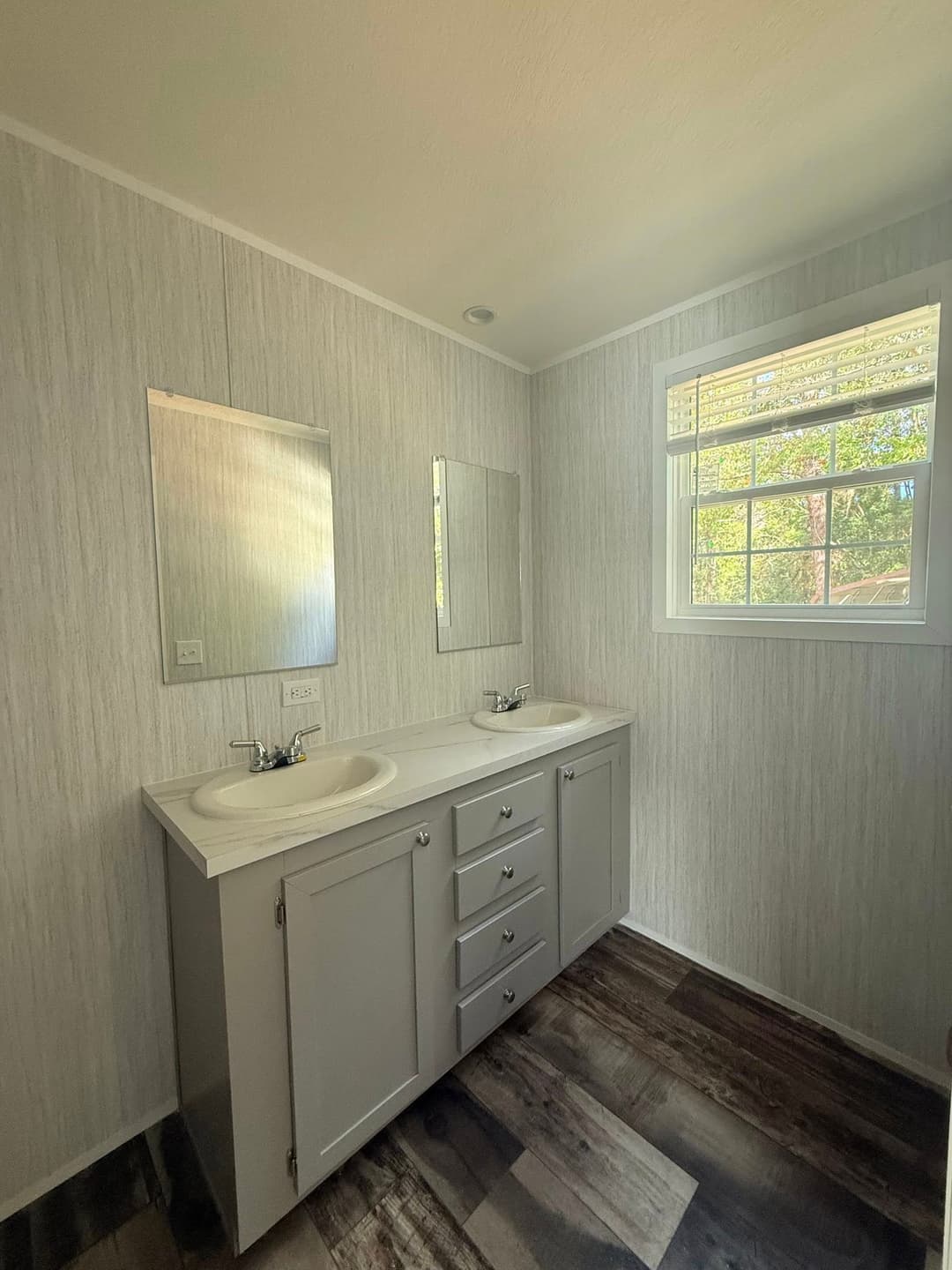 2026 charlie (inventory) bathroom home features