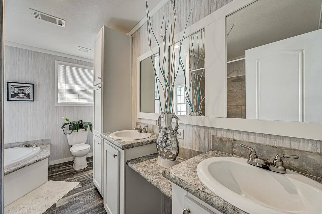 Grand slam 2848302 bathroom home features