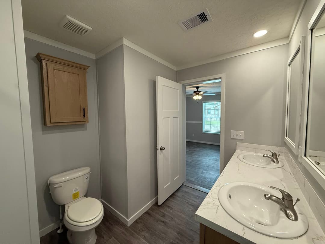 2025 viper (inventory) bathroom home features