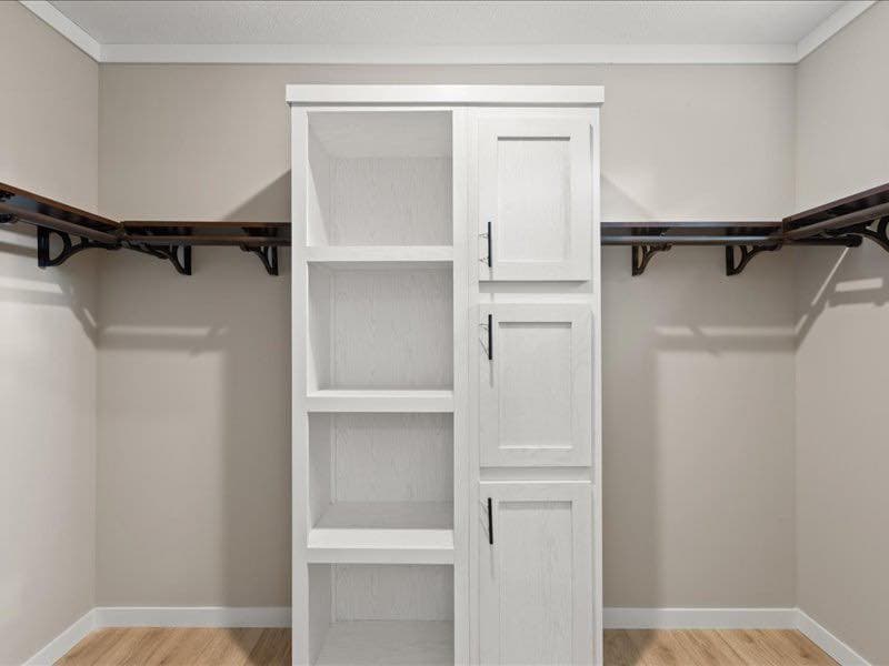 The shades creek (inventory) interior home features