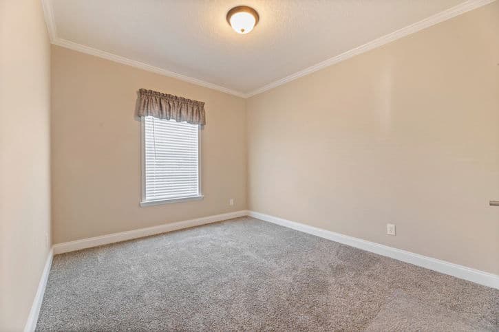 Timberview 32663e bedroom home features