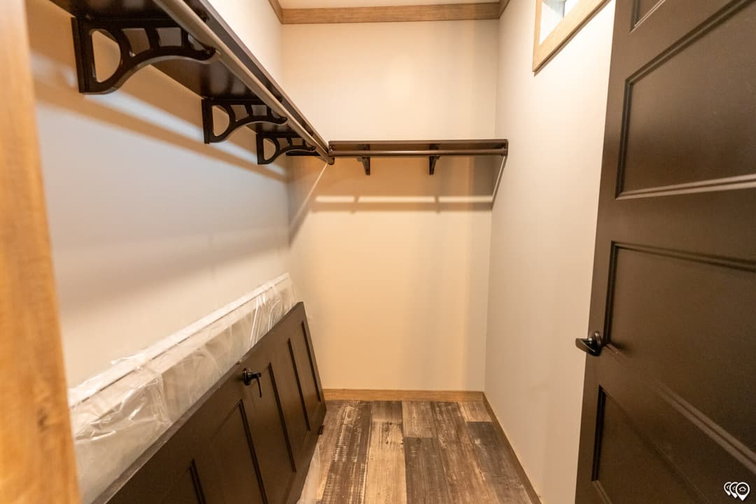 The canyon creek interior home features