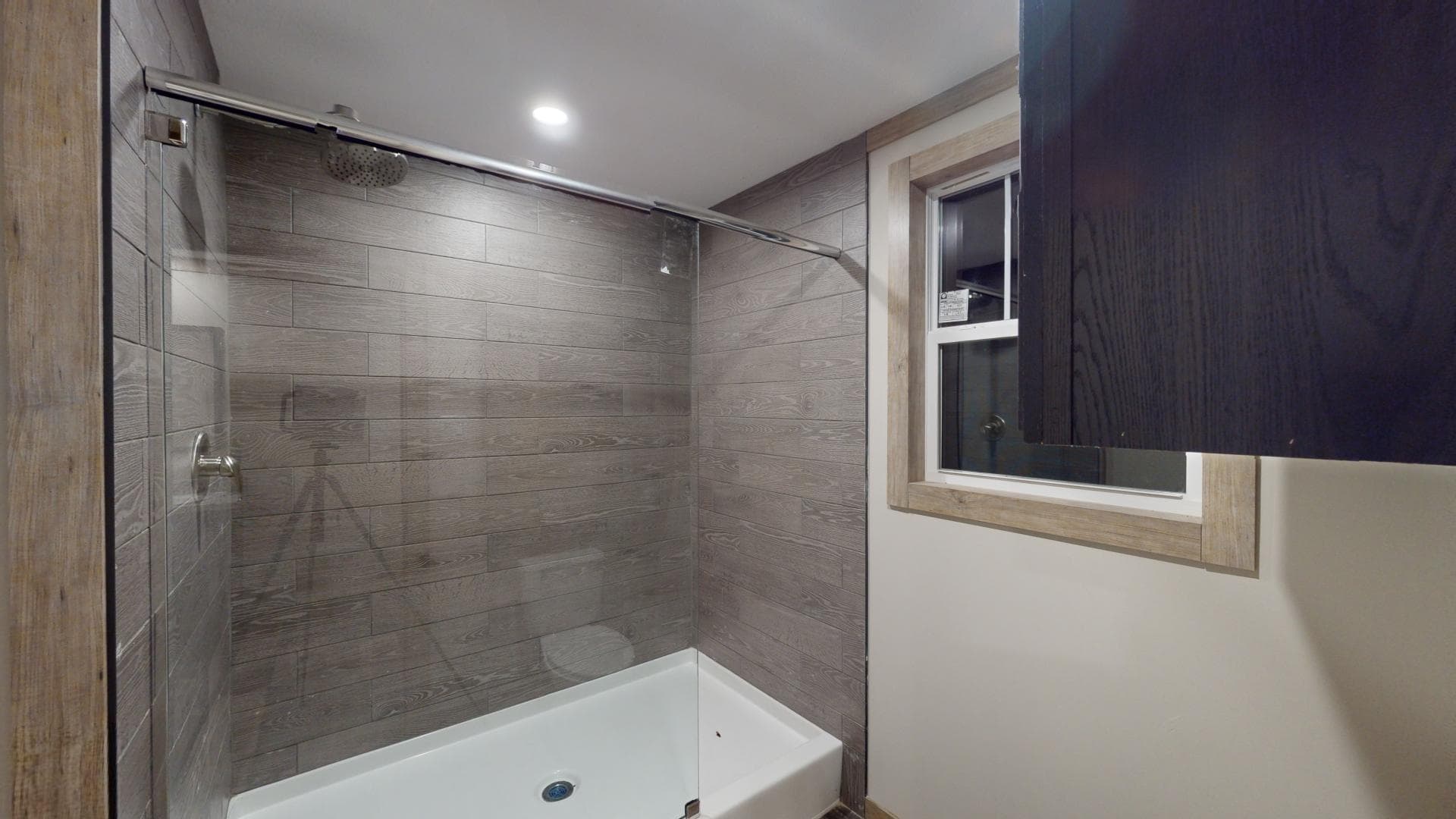 The riverton bathroom home features