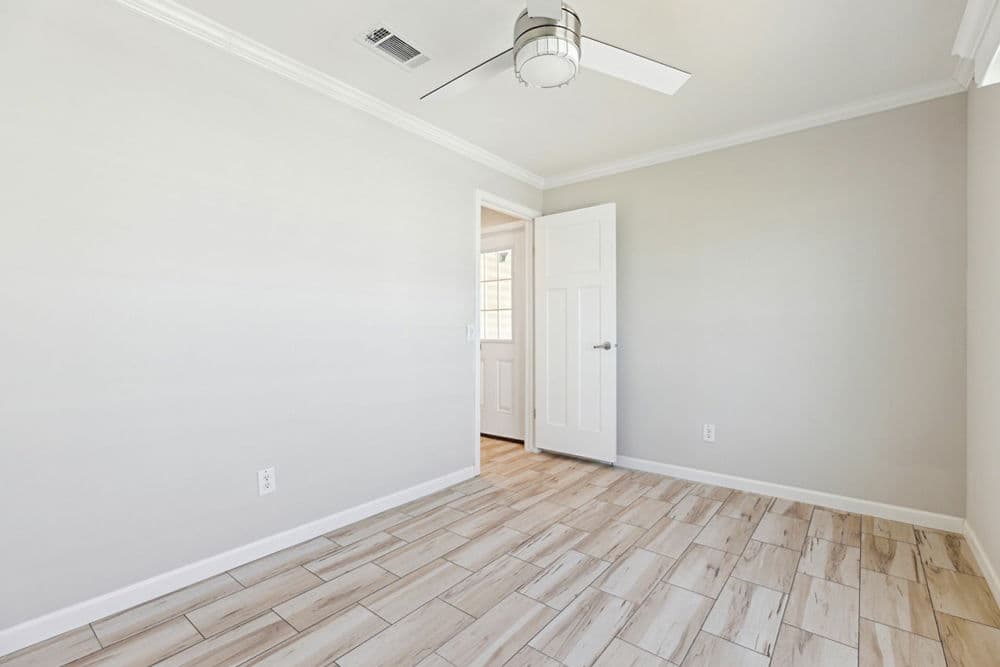 Bigbee interior home features